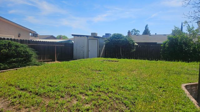 92 W Gettysburg Avenue, Clovis, CA 93612