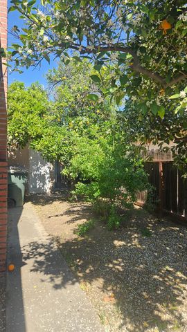 92 W Gettysburg Avenue, Clovis, CA 93612