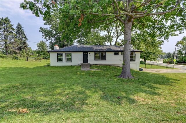8717 Old Stagecoach Road, Kansas City, MO 64154