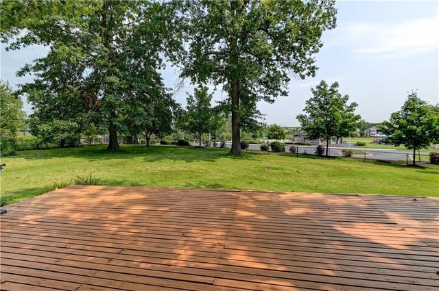 8717 Old Stagecoach Road, Kansas City, MO 64154