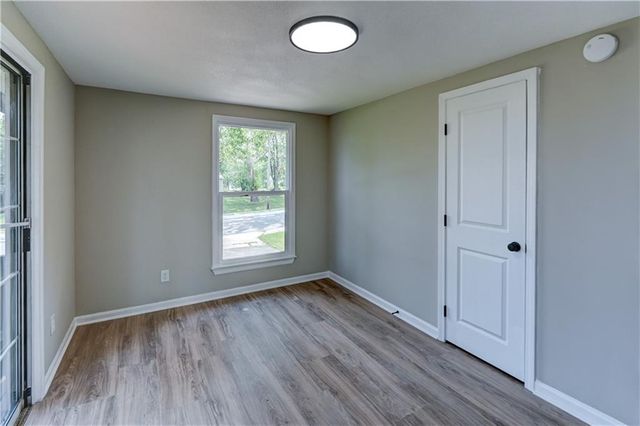 8717 Old Stagecoach Road, Kansas City, MO 64154