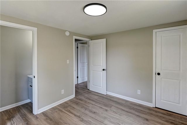 8717 Old Stagecoach Road, Kansas City, MO 64154