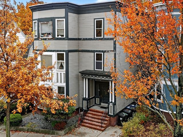 1576 Cambridge St 2F, Cambridge, MA 02138