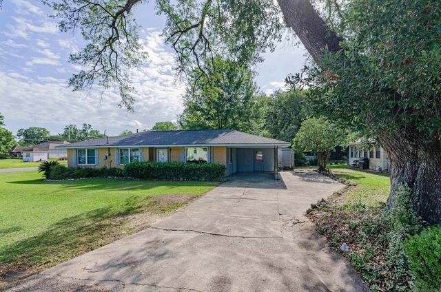 930 N Janice Ave, Gonzales, LA 70737