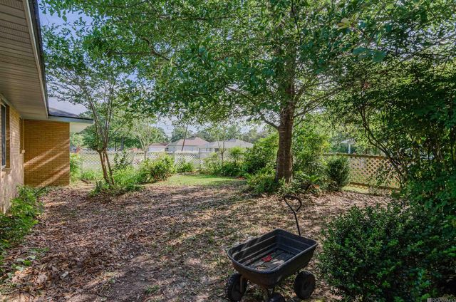 930 N Janice Ave, Gonzales, LA 70737