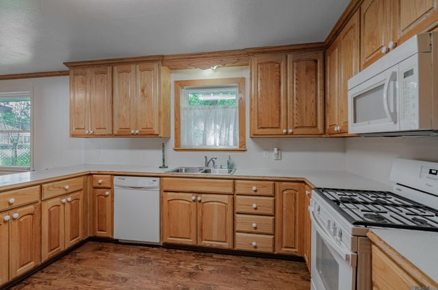 930 N Janice Ave, Gonzales, LA 70737