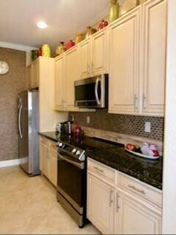 6898 Julia Gardens Drive, Coconut Creek, FL 33073
