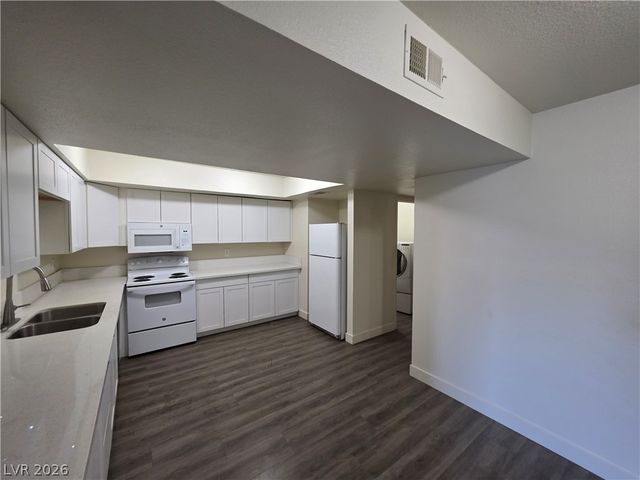 3364 Royce Court, Las Vegas, NV 89121