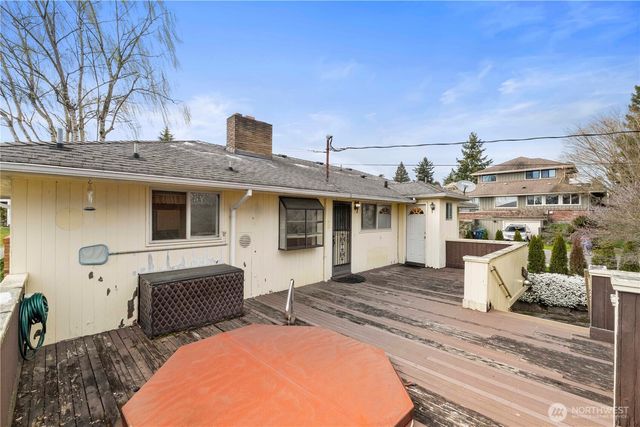 10702 39th Avenue SW, Seattle, WA 98146