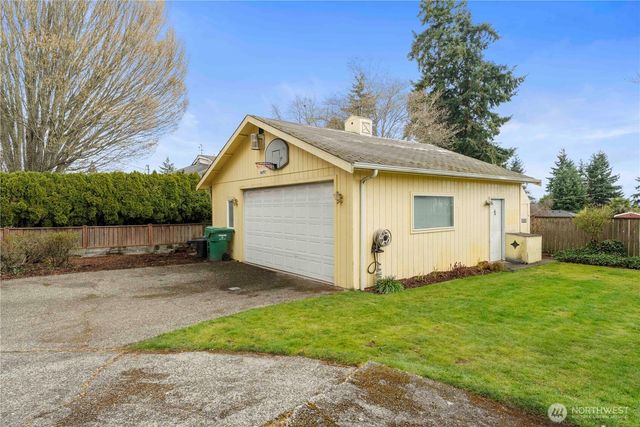 10702 39th Avenue SW, Seattle, WA 98146