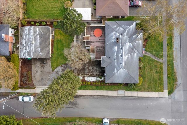 10702 39th Avenue SW, Seattle, WA 98146