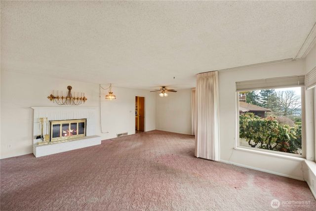 10702 39th Avenue SW, Seattle, WA 98146