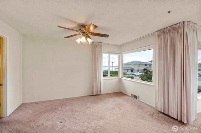 10702 39th Avenue SW, Seattle, WA 98146