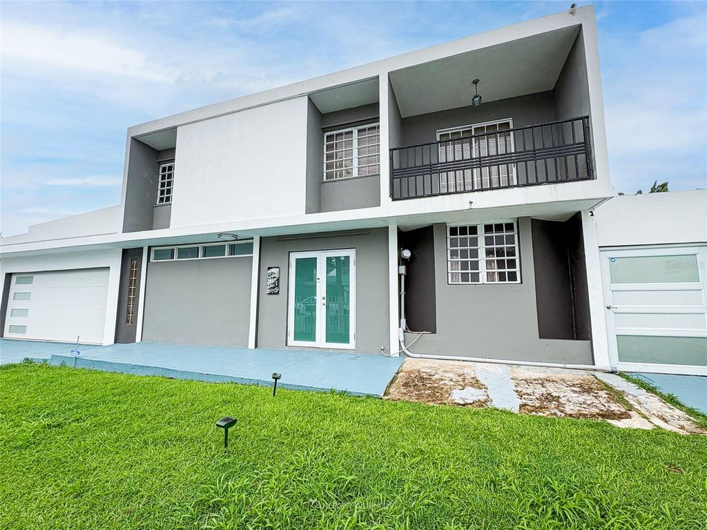 Image 1 of property listing at 227B ST. COUNTRY CLUB JW-D15, Carolina, PR 00985