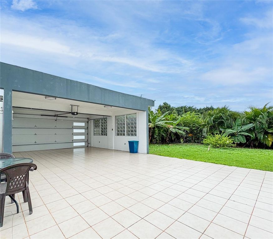 Image 2 of property listing at 227B ST. COUNTRY CLUB JW-D15, Carolina, PR 00985