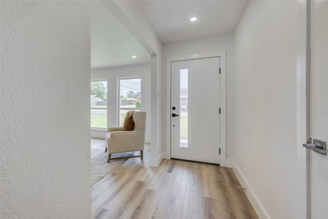 3900 Anewby Way, Fort Worth, TX 76133