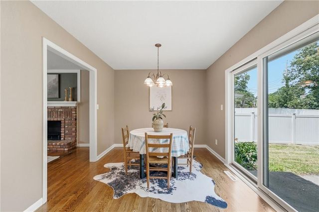 305 SW Marion Lane, Lee's Summit, MO 64081