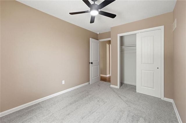 305 SW Marion Lane, Lee's Summit, MO 64081