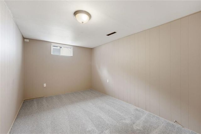305 SW Marion Lane, Lee's Summit, MO 64081