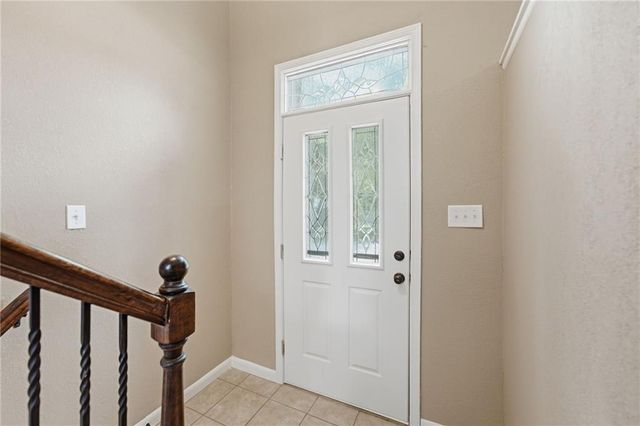 305 SW Marion Lane, Lee's Summit, MO 64081