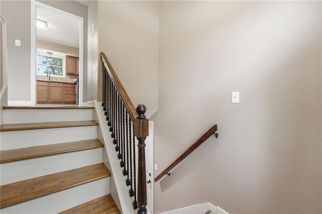 305 SW Marion Lane, Lee's Summit, MO 64081