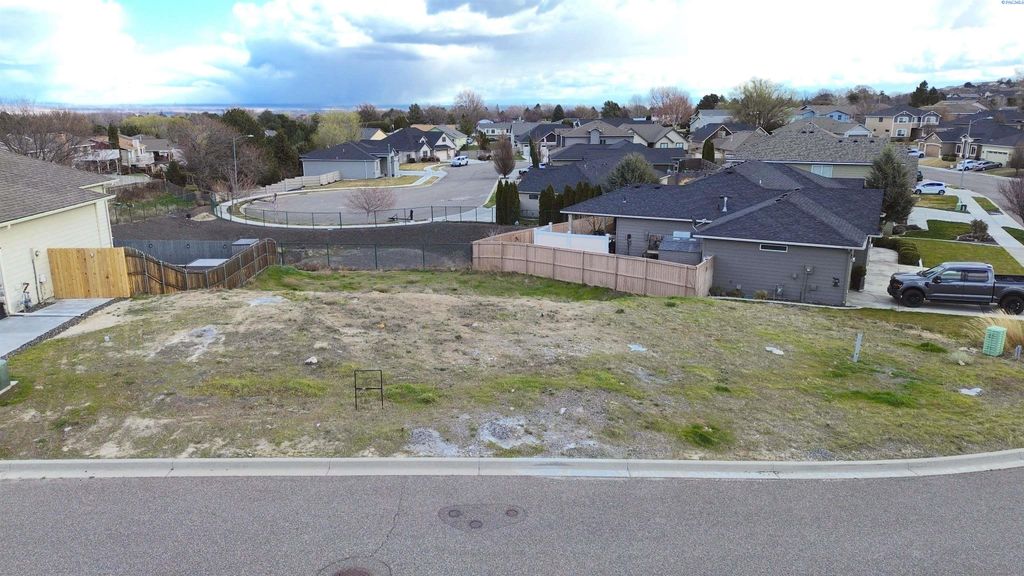 4201 S Zillah St, Kennewick, WA 99337