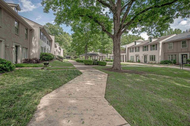 2240 GERMANTOWN SQ W, Germantown, TN 38138