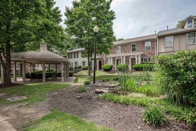 2240 GERMANTOWN SQ W, Germantown, TN 38138