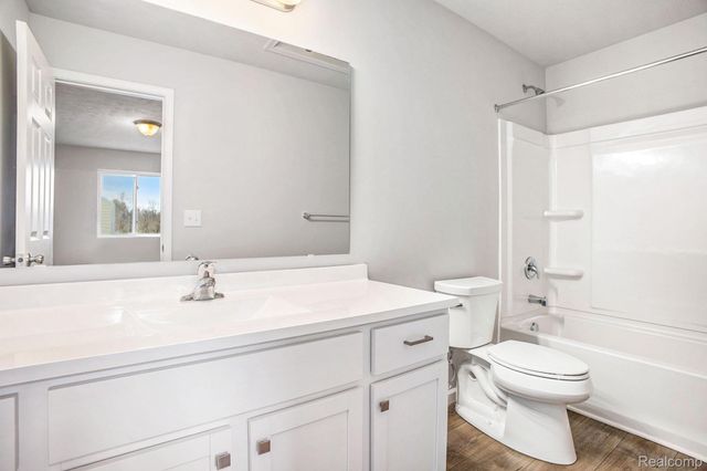 747 Lone Oak Way, Tecumseh, MI 49286