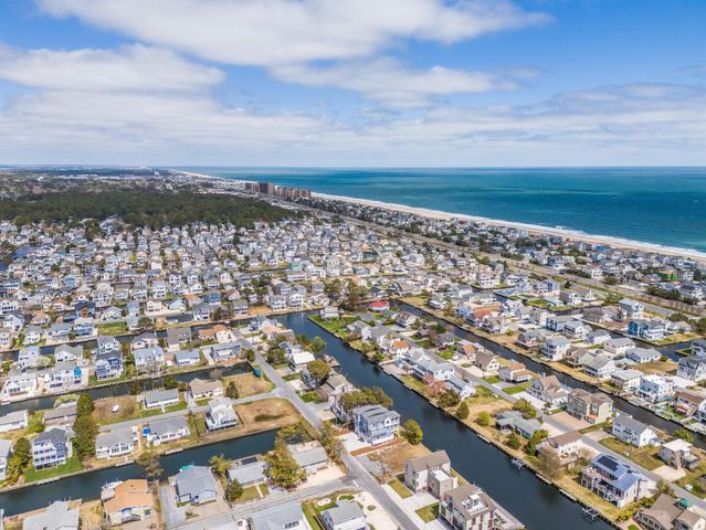 322 YORK RD, South Bethany, DE 19930