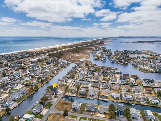 322 YORK RD, South Bethany, DE 19930