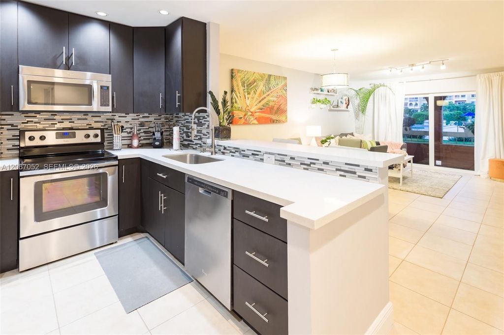 7845 Camino Real O-106, Miami, FL 33143