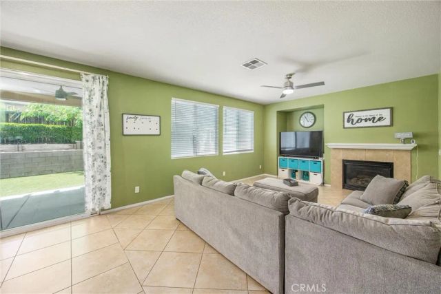 13633 Zircon Way, Victorville, CA 02394