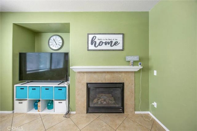 13633 Zircon Way, Victorville, CA 02394