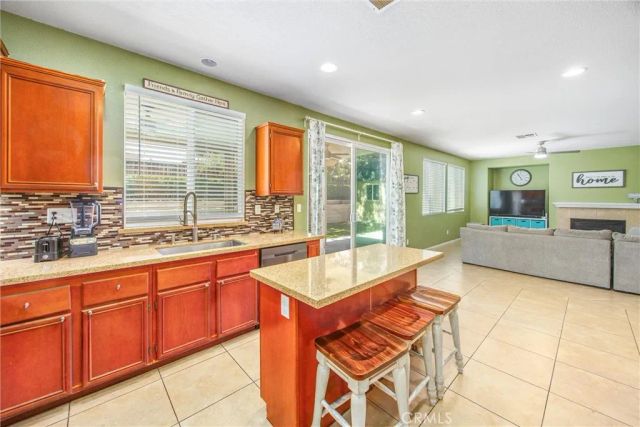 13633 Zircon Way, Victorville, CA 02394