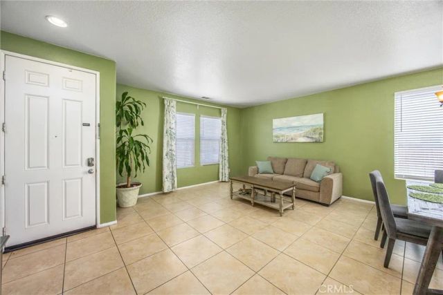 13633 Zircon Way, Victorville, CA 02394