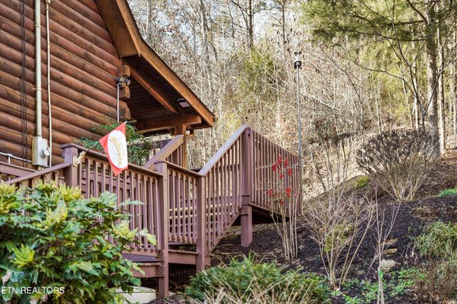 1627 Eagle Springs Rd, Sevierville, TN 37876