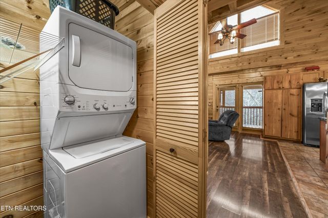 1627 Eagle Springs Rd, Sevierville, TN 37876