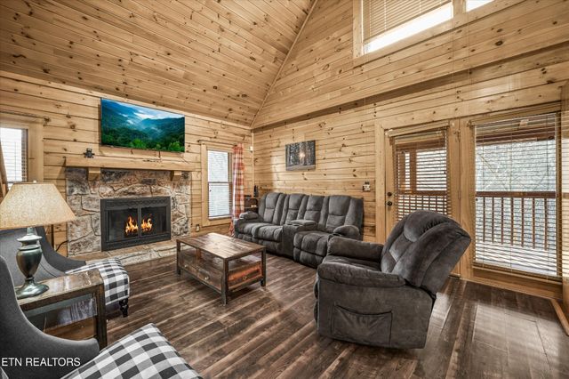 1627 Eagle Springs Rd, Sevierville, TN 37876