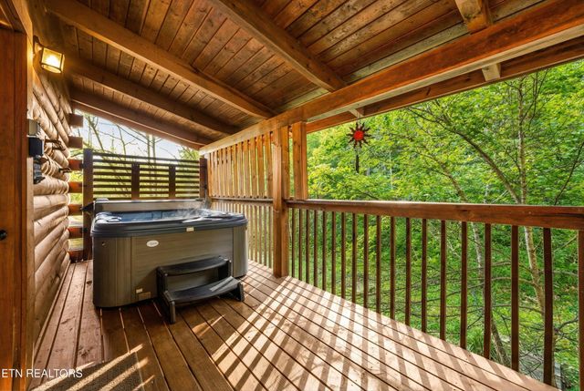 1627 Eagle Springs Rd, Sevierville, TN 37876