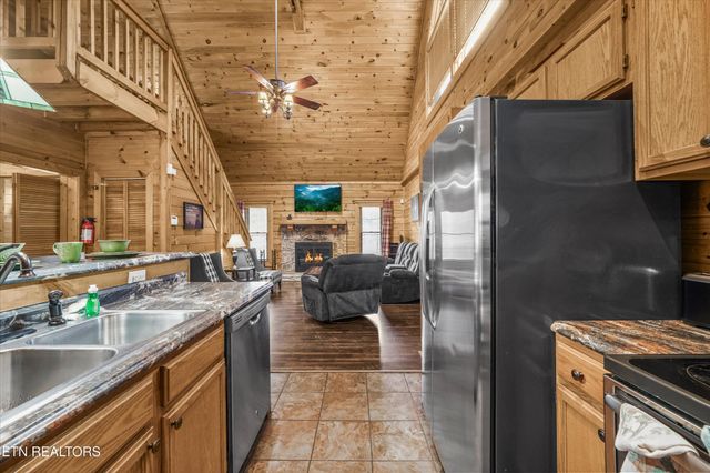 1627 Eagle Springs Rd, Sevierville, TN 37876