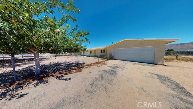 7601 Corona Avenue, Hesperia, CA 92345