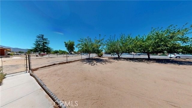 7601 Corona Avenue, Hesperia, CA 92345