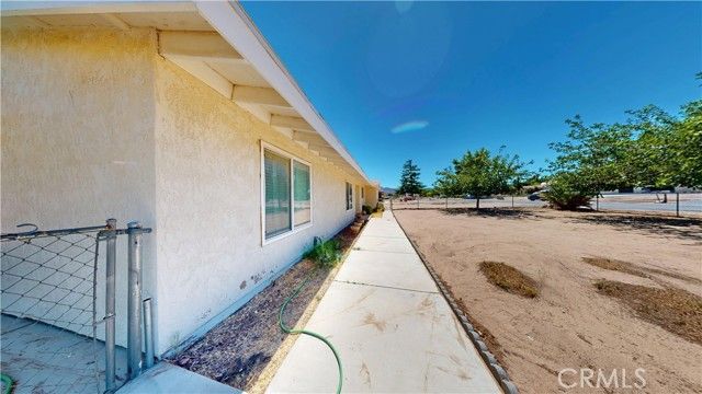 7601 Corona Avenue, Hesperia, CA 92345