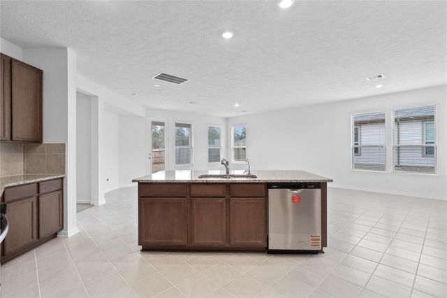 700 Appaloosa Meadow Drive, Magnolia, TX 77354