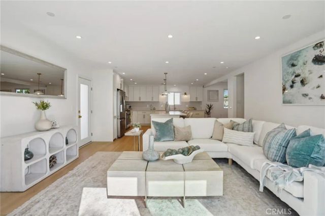 1467 11th, Manhattan Beach, CA 90266