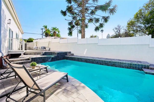 1467 11th, Manhattan Beach, CA 90266