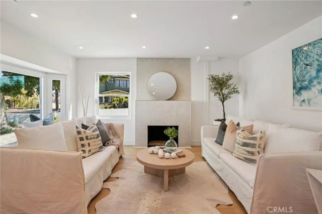 1467 11th, Manhattan Beach, CA 90266