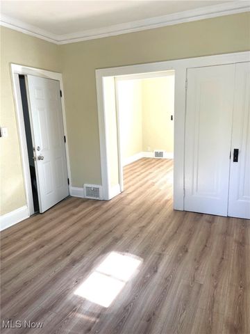 957 E 143rd Street, Cleveland, OH 44110