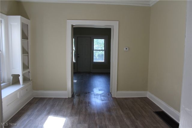 957 E 143rd Street, Cleveland, OH 44110